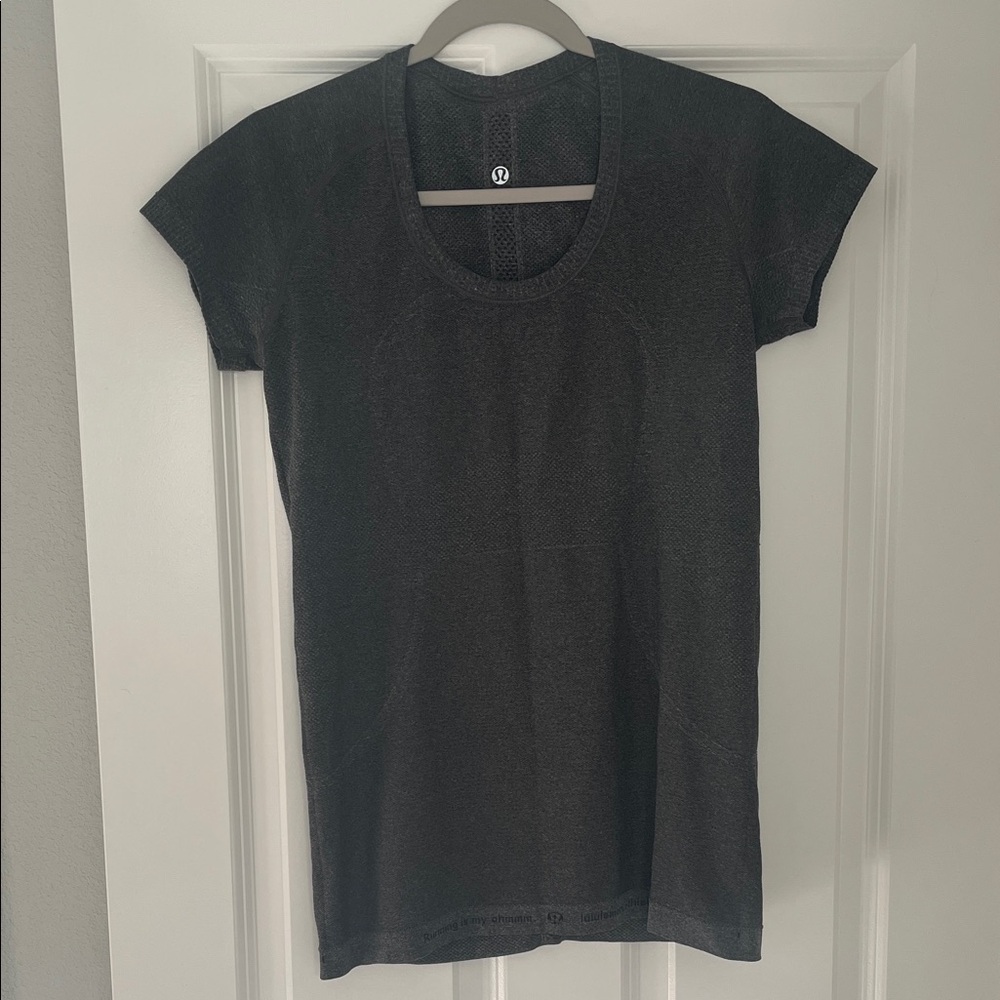 lululemon athletica Black Short Sleeve Tee